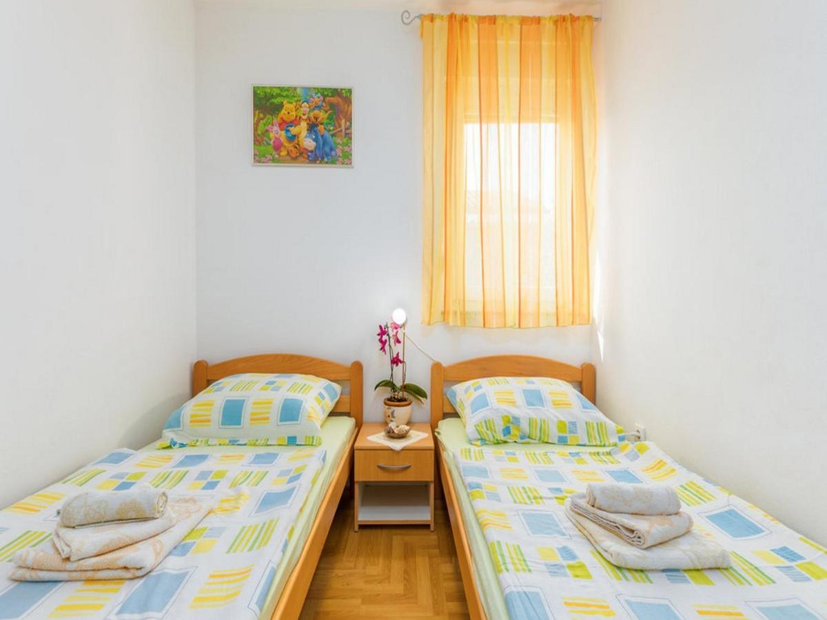Apartment Dana Fazana Bagian luar foto