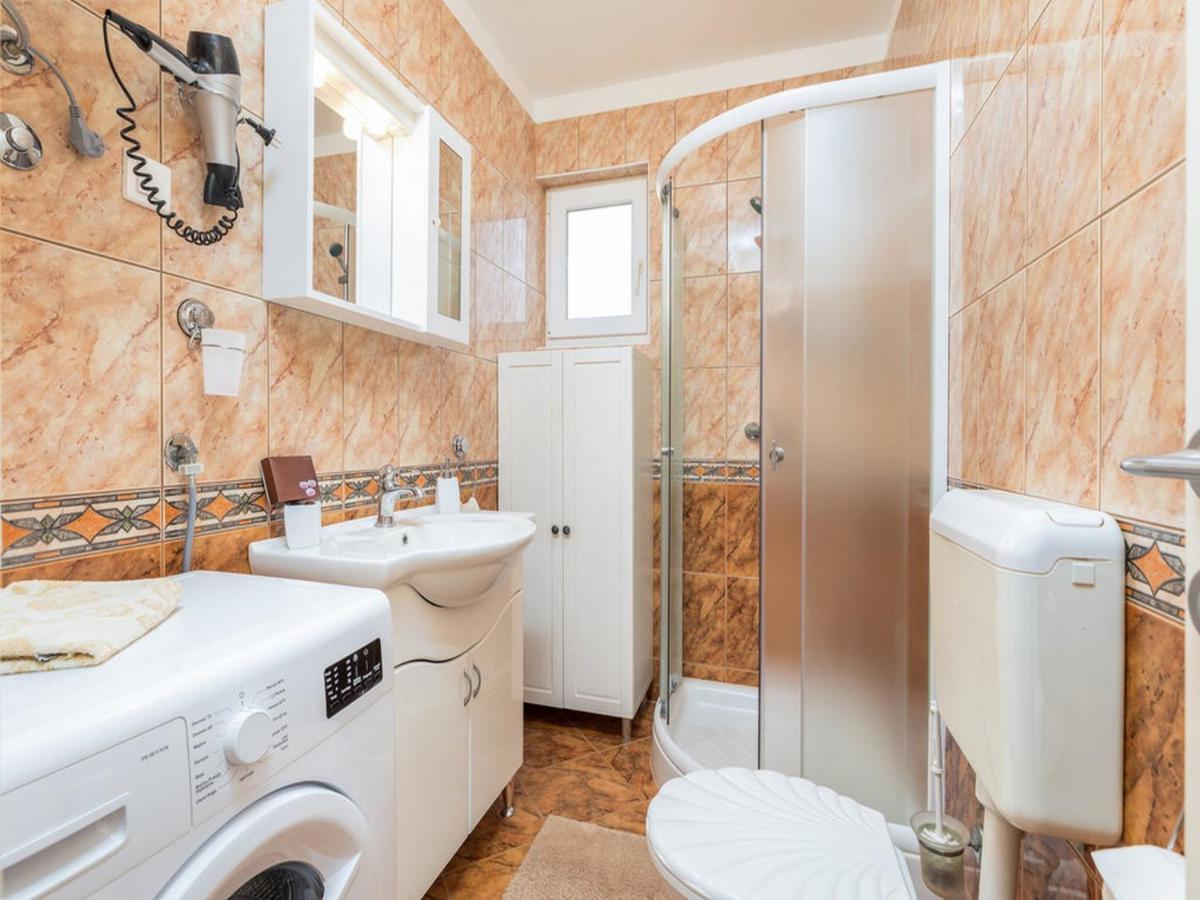 Apartment Dana Fazana Bagian luar foto